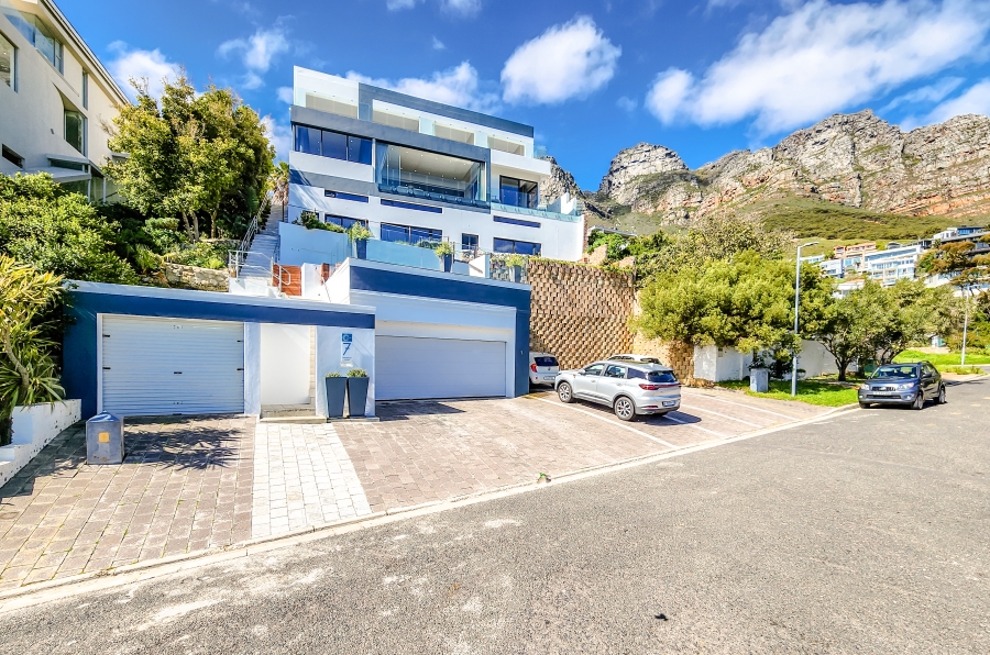 11 Bedroom Property for Sale in Bakoven Western Cape